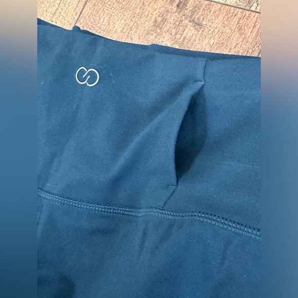 NWT TEAL Carrie Underwood Flare Leggings Large - Picture 3 of 5